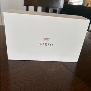 NIB Sorso wine aerator, dispenser, and vacuum preserver wine tool